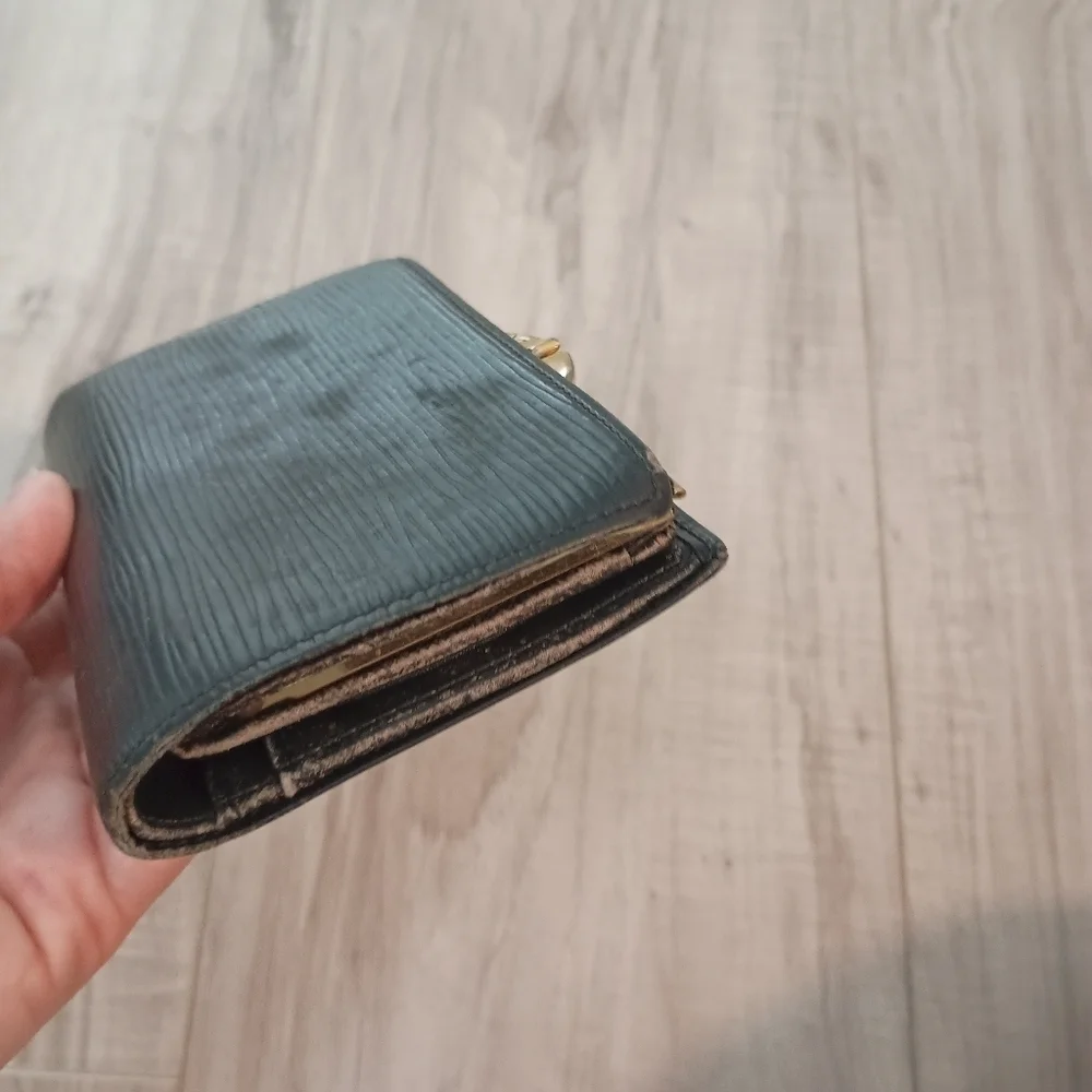 Louis Vuitton LV Epi Porte-Monnaie Viennois Bifold Wallet Noir Men